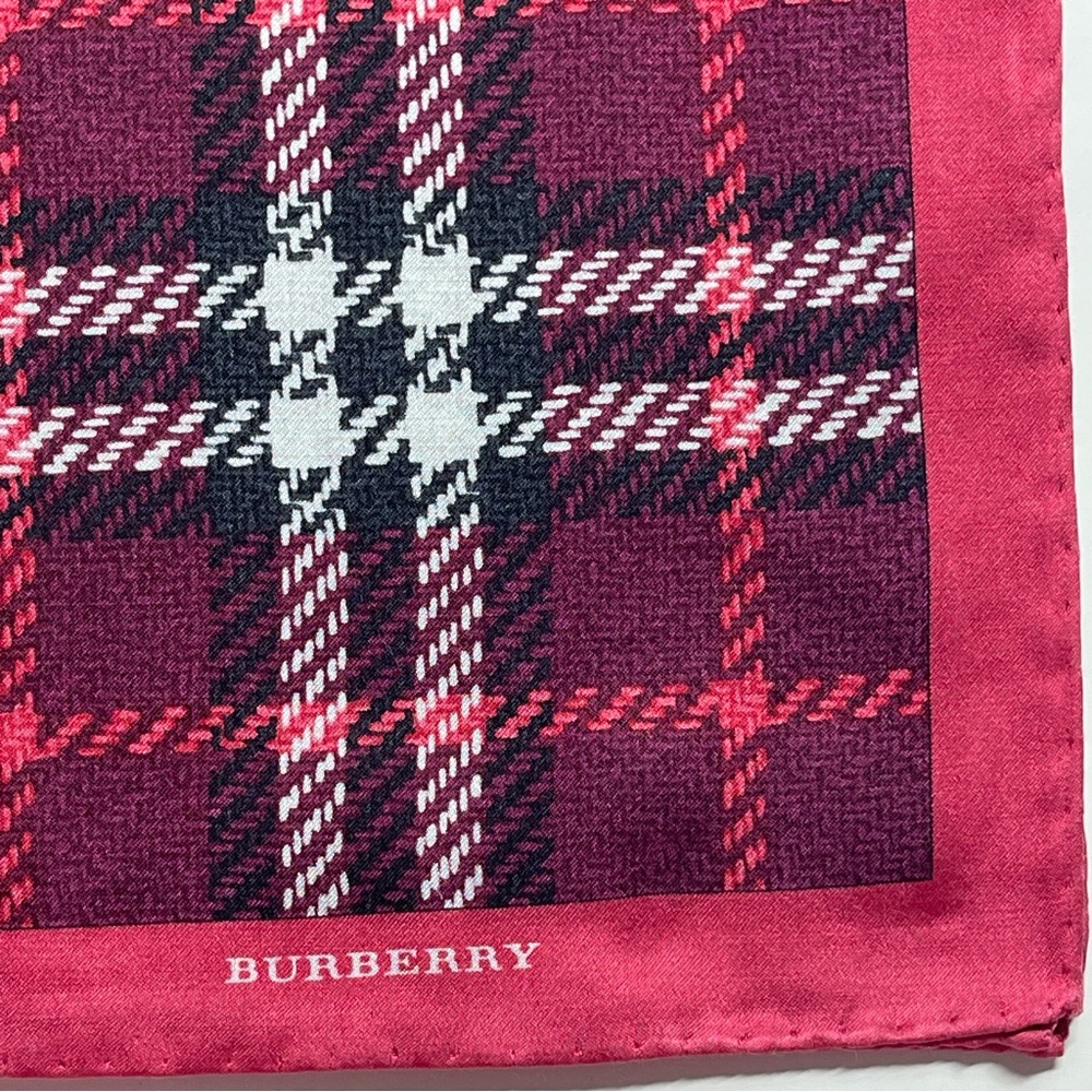 Burberry handkerchief - Picture 3 of 5